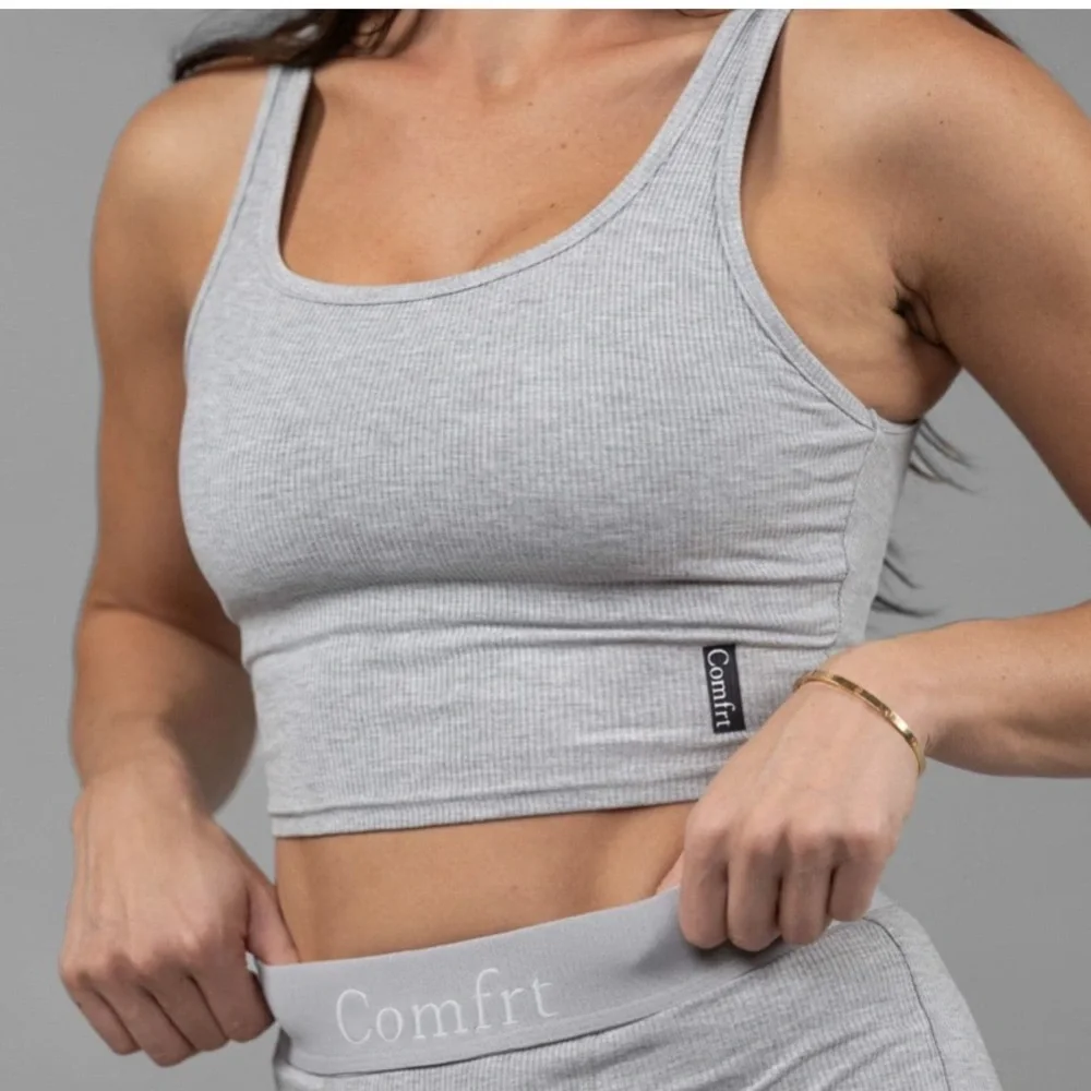 Comfrt Rib Contour Crop Tank - Picture 3 of 5